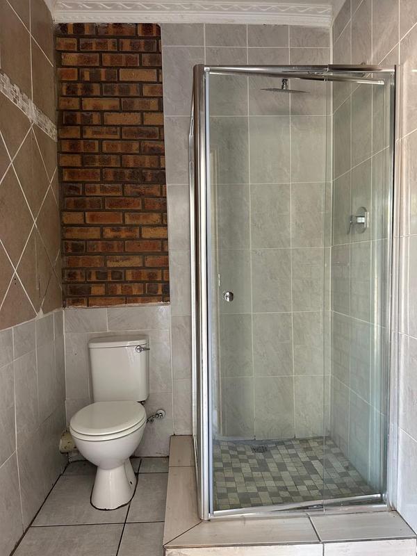 To Let 4 Bedroom Property for Rent in Southernwood Eastern Cape